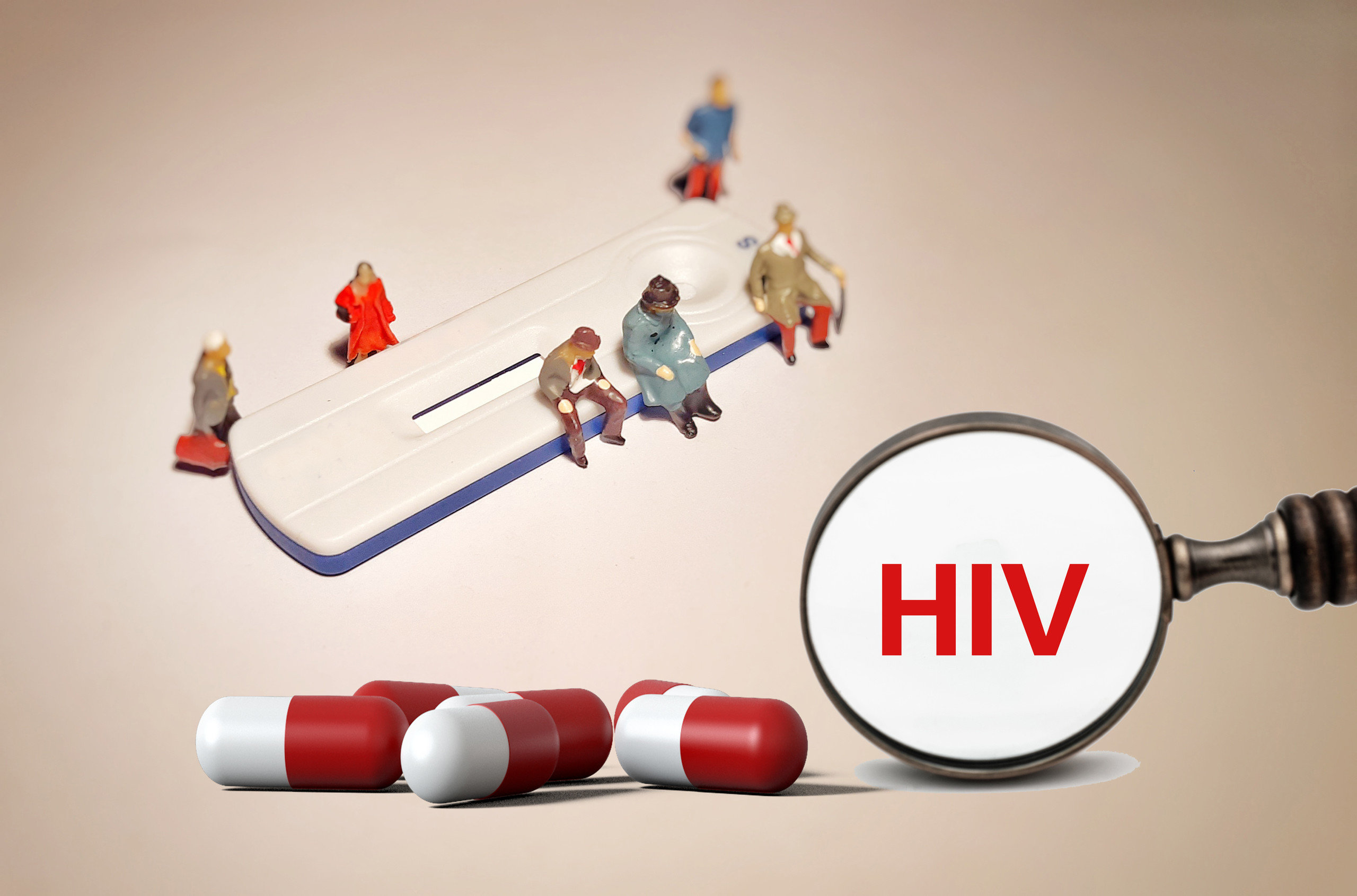 【双语】​过去25年，接受治疗的HIV患者预期寿命显著提高！ ئۆتكەن 25 يىلدا داۋالانغان ئەيدىزبىمارلىرىنىڭ مۆلچەردىكى ئۆمرى كۆرۈنە